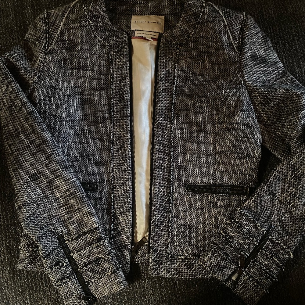 Wool short blazer